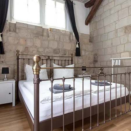 Apartament Mit Brunnen *