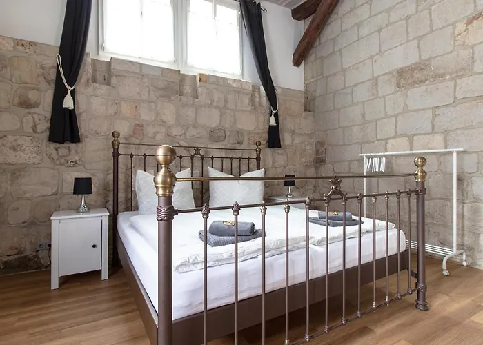 Apartman Mit Brunnen *